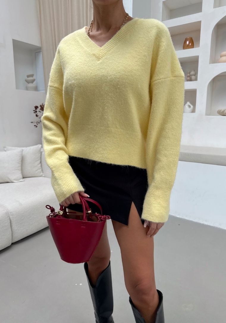 V Yaka Yumuşak Dokuku Triko Kazak 