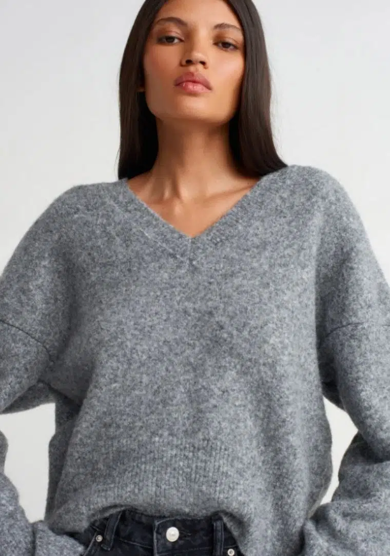 V Yaka Yumuşak Dokuku Triko Kazak 