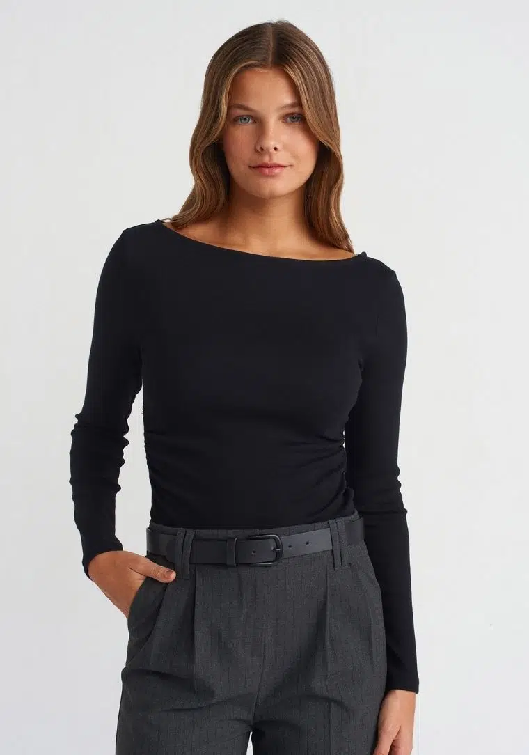 Büzgülü Kayık Yaka Top 