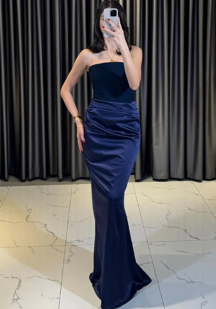 Straplez Bel Büzgülü Etekli Uzun Elbise 