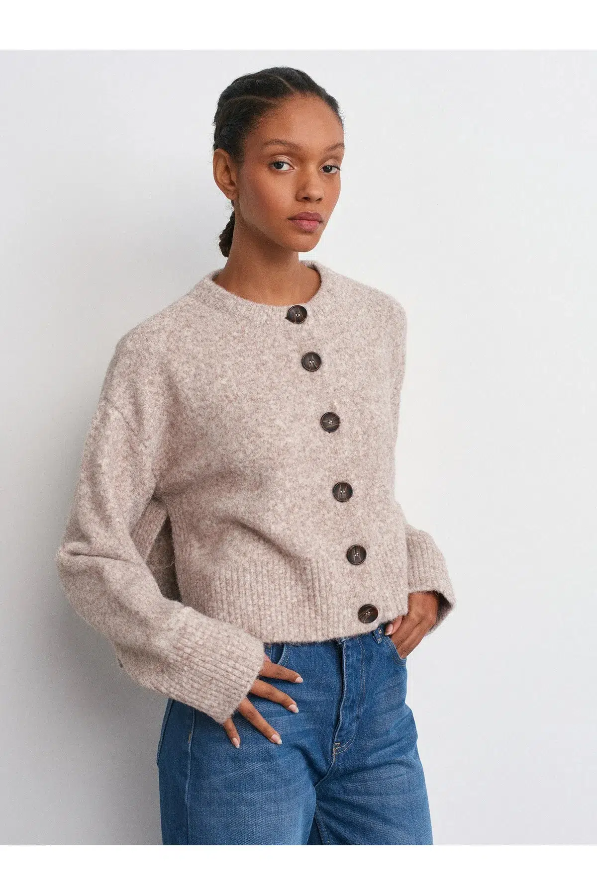 Dik Yaka Düğmeli Yumuşak Dokulu Yırtmaçlı Triko Hırka 