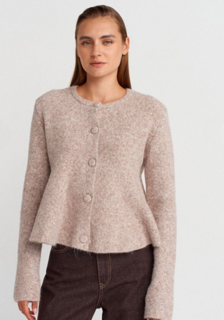 Yumuşak Dokulu Peplum Düğmeli Yumuşak Hırka 